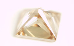 プリンセスカット・イエローダイヤモンド ルース(裸石)画像