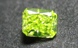 グリーンダイヤモンドルース画像