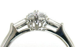 ブルーダイヤ婚約指輪