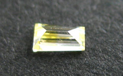 ナチュラルファンシーバイカラーダイヤモンド画像