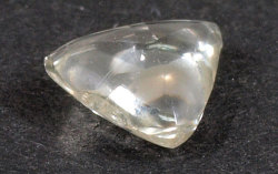 マクル・ダイヤモンド原石ルース画像