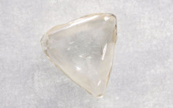 マクル・ダイヤモンド原石ルース画像