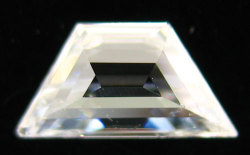 トラペーズ(台形)ステップカットダイヤモンド画像