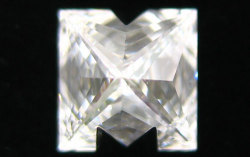 天然（ナチュラル）M字形ダイヤモンド ルース画像