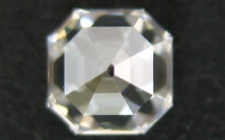 天然（ナチュラル）アッシャーカット(スクエア・エメラルド・カット)ダイヤモンド ルース画像