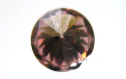 ファンシー・インテンス・ピンクダイヤモンド画像