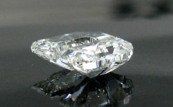 天然(ナチュラルCV字形ダイヤモンド ルース画像