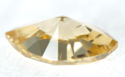 ブラウニッシュイエローダイヤモンドルース画像