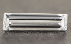 蛍光性ダイヤモンド画像