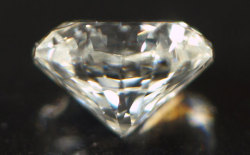 オクタゴナル・モディファイド・ブリリアントカット(通称:ハッピーエイト)ダイヤモンド画像