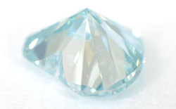 ハートシェイプカットブルーダイヤモンド(トリートメント)ルース画像