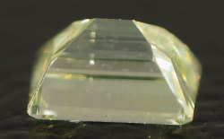 イエローグリーンダイヤモンドルース画像