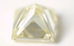 イエローダイヤモンドルース画像