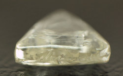 マクル・ダイヤモンド原石ルース画像