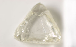 マクル・ダイヤモンド原石ルース画像