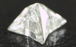 スター・モディファイド・ブリリアント・カットダイヤモンド ルース画像