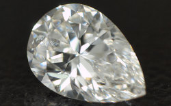 蛍光性ダイヤモンド画像