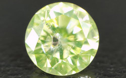 ガーネットとオリビンかダイオプサイド入りダイヤモンドルース画像