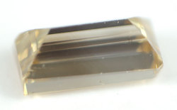 ナチュラルファンシーバイカラーダイヤモンド画像