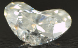 ガーネット結晶かルチル結晶とダイオプサイド入りダイヤモンドルース画像