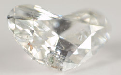 ガーネット結晶かルチル結晶とダイオプサイド入りダイヤモンドルース画像