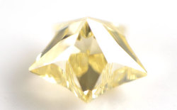 スターブリリアントカット(星型)ダイヤモンド, 中央宝石研究所画像