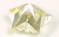 スターブリリアントカット(星型)ダイヤモンド, 中央宝石研究所画像