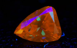 天然(ナチュラル)オレンジイエローダイヤモンド ルース(裸石)画像