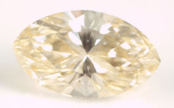 蛍光性ダイヤモンド画像