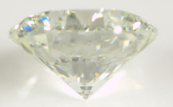 蛍光性ダイヤモンド画像