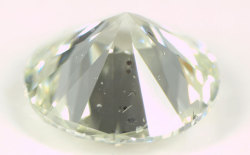 蛍光性ダイヤモンド画像