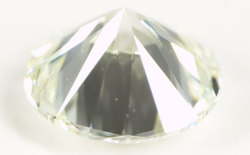 蛍光性ダイヤモンド画像