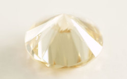 ブラウンダイヤモンドルース画像