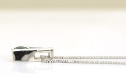 アレキサンドライトペンダントネックレス