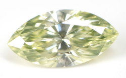 蛍光性ダイヤモンド画像