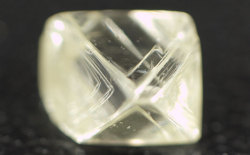 ダイヤモンド原石ラフ