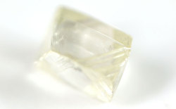 ダイヤモンド原石