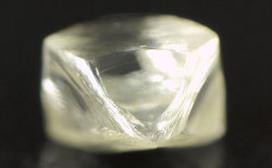 ダイヤモンド原石ラフ