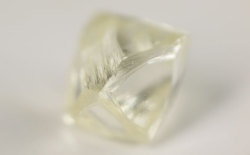 ダイヤモンド原石