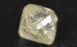 ダイヤモンド原石ラフ