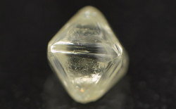 ダイヤモンド原石ラフ