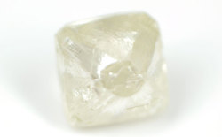 ダイヤモンド原石