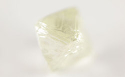 ダイヤモンド原石