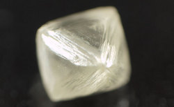 ダイヤモンド原石ラフ