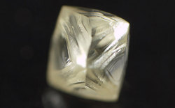 ダイヤモンド原石ラフ