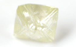 ダイヤモンド原石