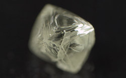 ダイヤモンド原石ラフ