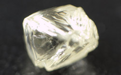 ダイヤモンド原石ラフ