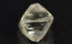 ダイヤモンド原石ラフ