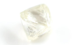 ダイヤモンド原石